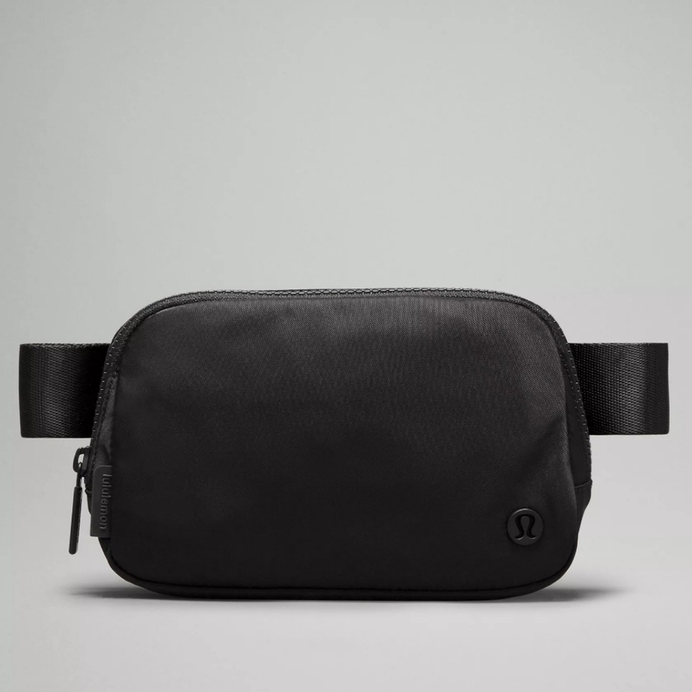 Lululemon Everywhere Belt Bag 1L - Black NWT